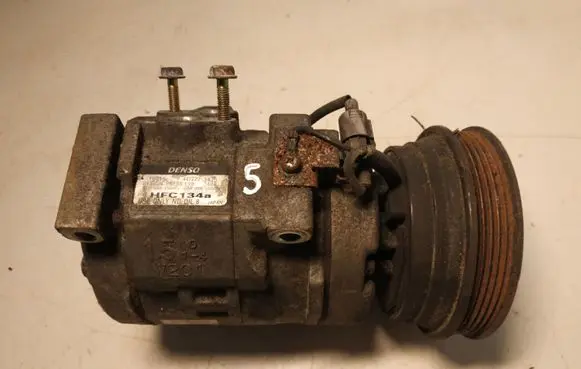 Toyota Avensis T220 Air conditioning (A/C) compressor (pump) 4472203435