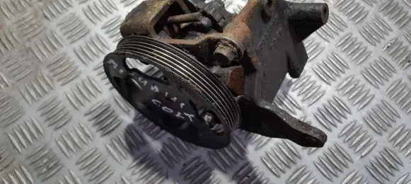 Mitsubishi Space Star Power steering pump MD323913 T49X26