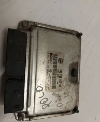 Volkswagen Polo Engine control unit/module 045906019AP 1039S00474 0281010865