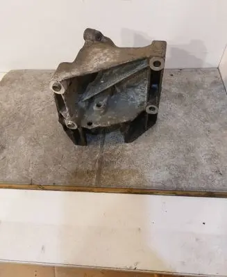 Audi A6 S6 C5 4B A/C compressor mount bracket 077260885g