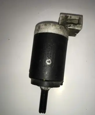 Nissan Terrano Windscreen/windshield washer pump 28920 0595