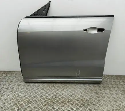 Maserati Levante Front door 673009990