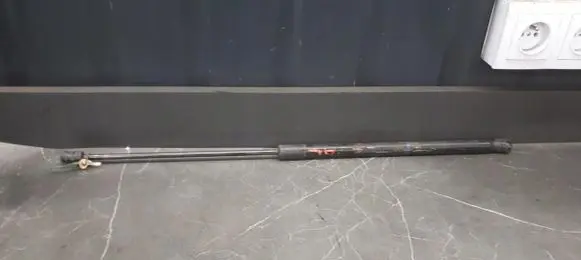 Opel Corsa D Tailgate strut 13182537