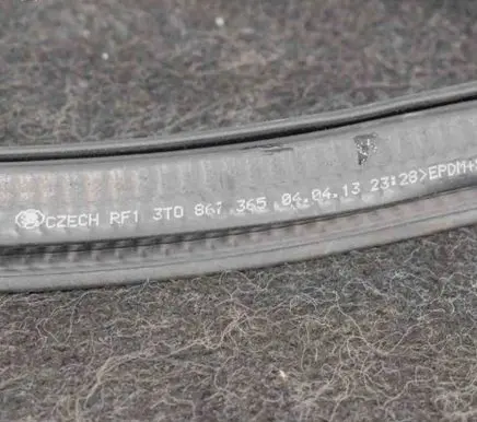 Skoda Superb B6 (3T) Rubber seal front coupe door 3T0867365