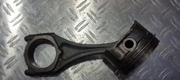 Piston with connecting rod