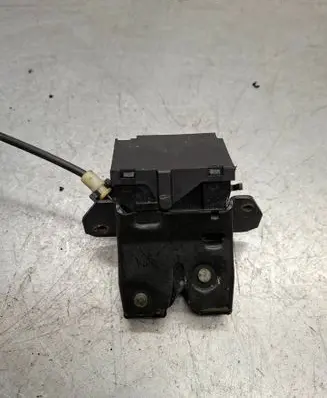 Loading door lock