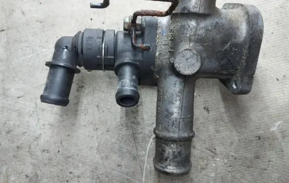 Ford Galaxy Engine coolant pipe/hose 038121133J