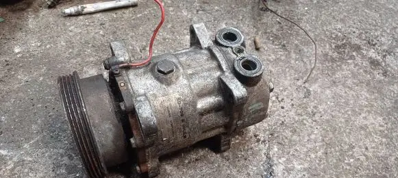 Renault 19 Air conditioning (A/C) compressor (pump) SD709