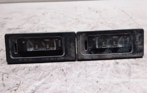 Volkswagen PASSAT B7 Number plate light 3AF943021A