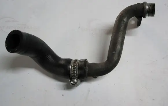 Volvo XC90 Engine coolant pipe/hose 8692679
