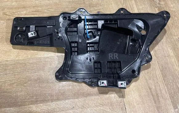 Jaguar F-Pace Loading door cover/cap MK8324766A