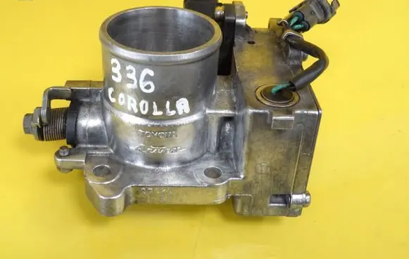 Toyota Corolla Verso E121 Throttle body valve 27020