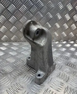 Mercedes-Benz E W213 Engine mounting bracket A6422234304