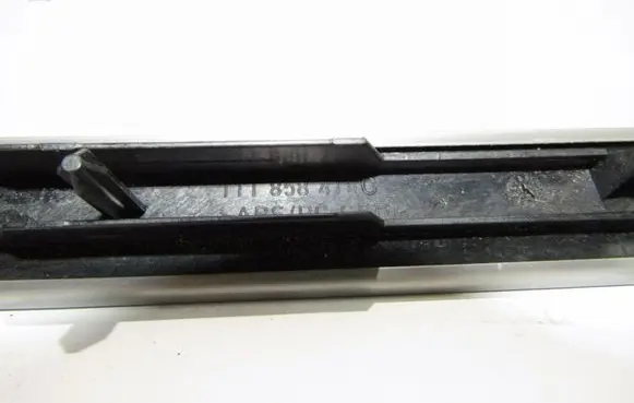 Volkswagen Touran I Dashboard glove box trim 1T1858415C
