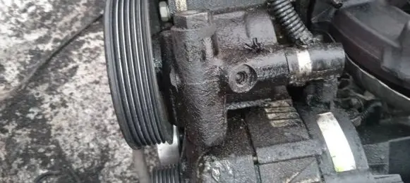 Peugeot 607 Power steering pump