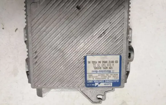 Mercedes-Benz E W210 Engine control unit/module A0165457632 80553B 04010009B