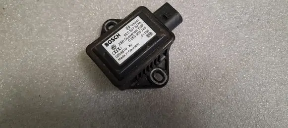 Volkswagen PASSAT B5.5 ESP acceleration yaw rate sensor 8E0907637A