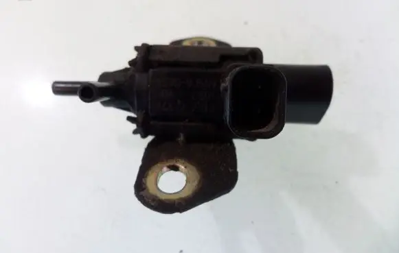 Vacuum valve
