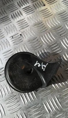 Audi A4 S4 B5 8D Horn signal 0092018