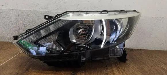 Nissan Qashqai Headlight/headlamp 10018014