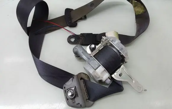 Subaru Forester SG Front seatbelt H074101