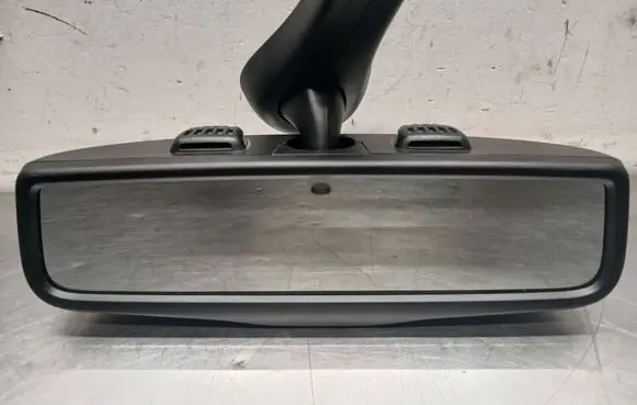 Rear view mirror (interior)
