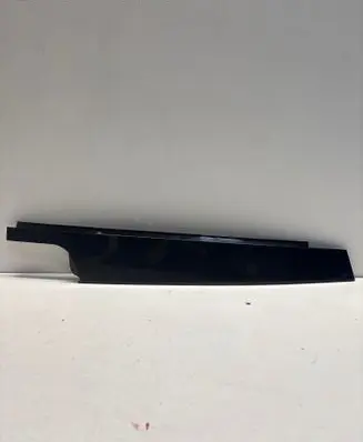 BMW X7 G07 Front door glass trim molding 7429387 19765810