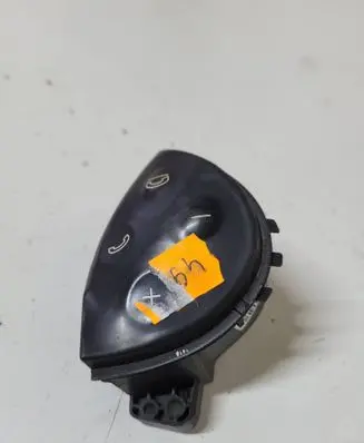 Mercedes-Benz E W211 Steering wheel buttons/switches A2118206110
