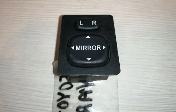 Wing mirror switch