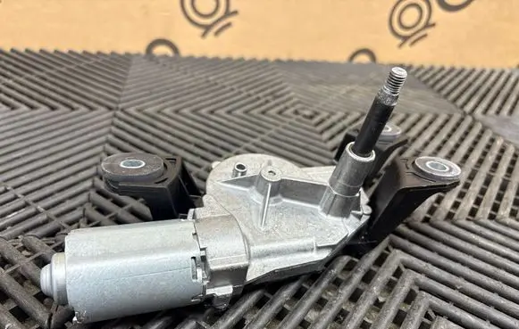 Volvo XC90 Rear window wiper motor 31349380