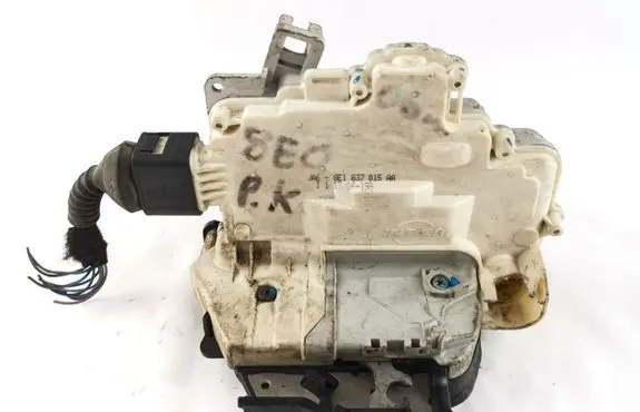 Audi A4 S4 B6 8E 8H Front door lock 8E1837015AA