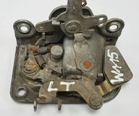 Mercedes-Benz COMPAKT W115 Rear door lock
