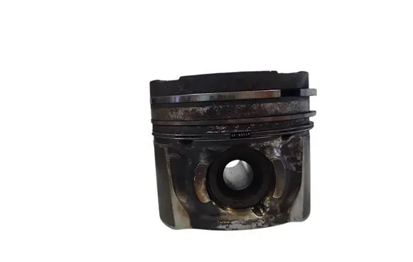 Volvo S40 Piston 