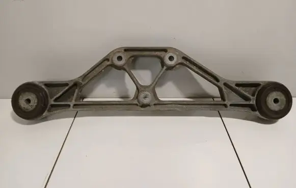 Audi A8 S8 D3 4E Rear differential/diff mount bracket 4E0599285