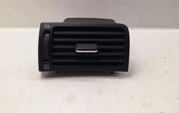 Toyota Avensis T250 Dashboard side air vent grill/cover trim 5565005130 93279