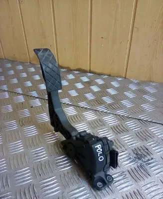 Volkswagen Polo IV 9N3 Accelerator throttle pedal 6Q1721503C