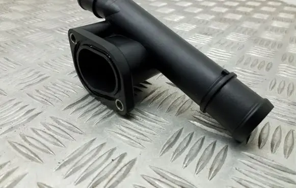 Volkswagen Golf V Engine coolant pipe/hose 038121132G