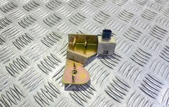 Volkswagen New Beetle ESP acceleration yaw rate sensor 1J0907651