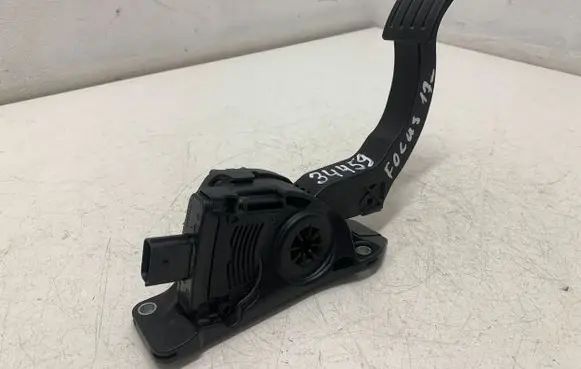 Ford Focus Accelerator throttle pedal EV619F836AA 6PV01036880