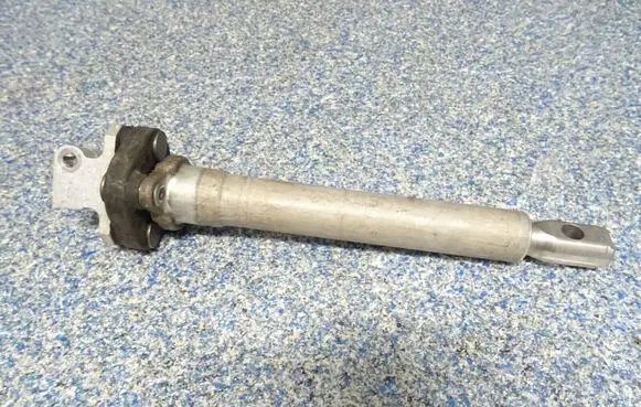 BMW 5 F10 F11 Steering column universal joint 6776109
