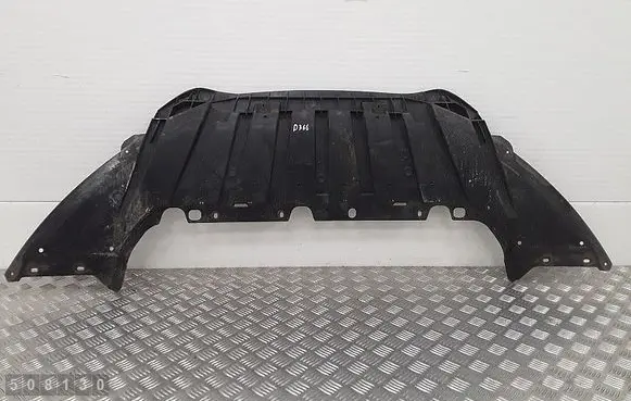 Ford Focus Engine splash shield/under tray bm51a8b384a