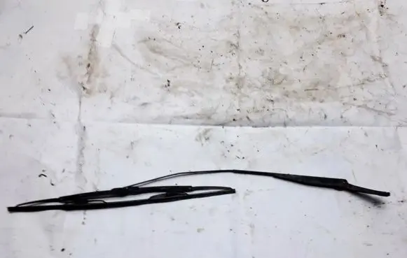 Peugeot Boxer Front wiper blade arm