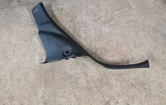 Peugeot 108 (C) pillar trim 625520H020