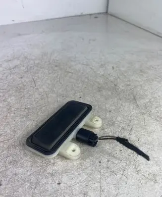 Mercedes-Benz E W212 Tailgate opening switch 2218702410