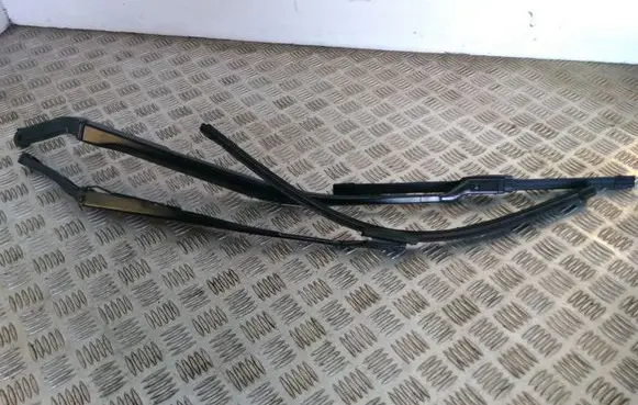 Maserati Ghibli Front wiper blade arm 670007622 670001643
