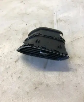 Opel Grandland X Dashboard side air vent grill/cover trim Yp00060077