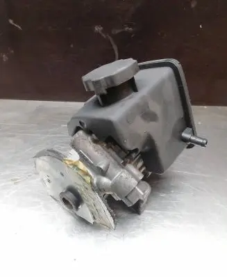 Mercedes-Benz C W204 Power steering pump A0044667001 7692900538