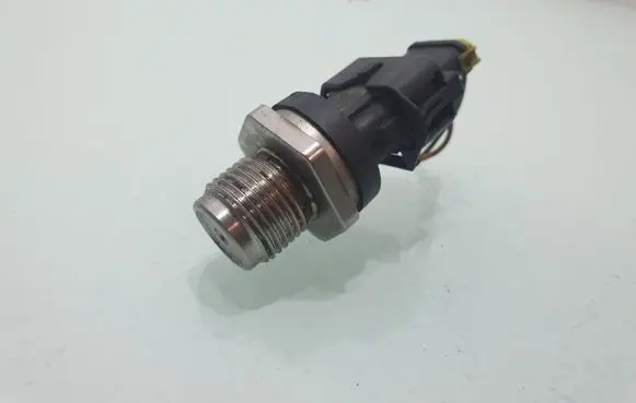 KIA Sportage Fuel pressure sensor 0281006035