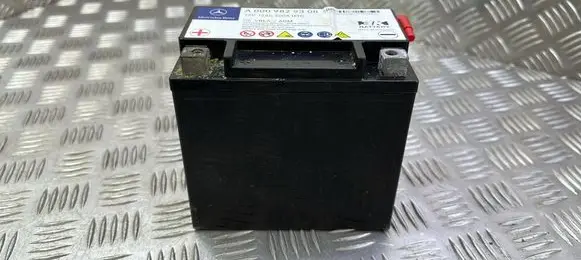 Mercedes-Benz E W212 Car battery A0009829308