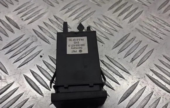 Volkswagen PASSAT B5.5 Mirror heating switch 3B0959621D